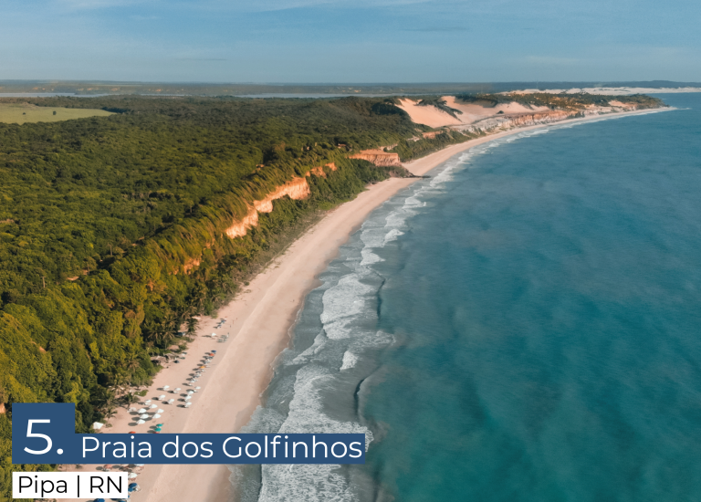 Um dos cartões-postais de Pipa, tem este nome devido à  presença frequente de golfinhos. A praia tem águas calmas e verdes, areia fofa e lindos coqueiros.